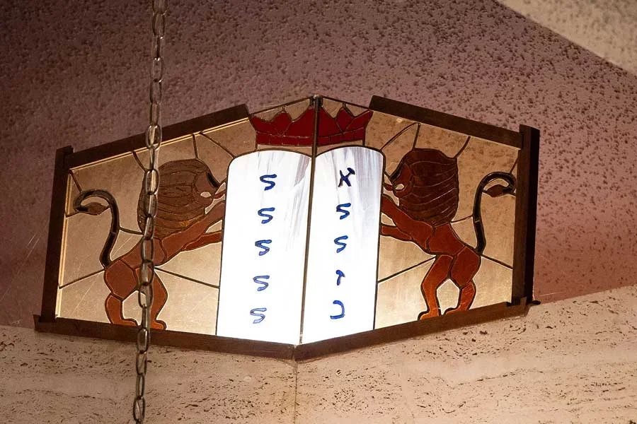 lions of judah stained glass above ark
